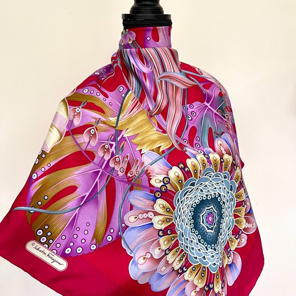 New Salvatore Ferragamo Scarf Flowers Garden Purple Red Burgundy Silk Wrap - Picture 12 of 14
